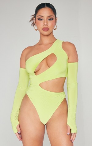 Body-uri Pretty Little Thing Lime Slinky Bardot Thumb Hole Cut Out Verzi Deschis | OAQR42018