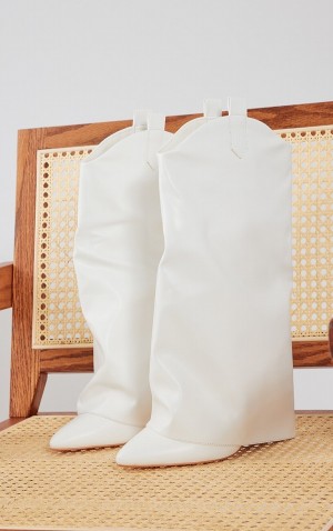 Cizme Pretty Little Thing Largi Fit Pu Point Bombeu Fold Over Highed Calf High Albi | RCYW03519