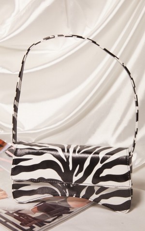 Geanta De Umar Pretty Little Thing Zebra PU Flap Over uette Albi Negrii | HSWA04285