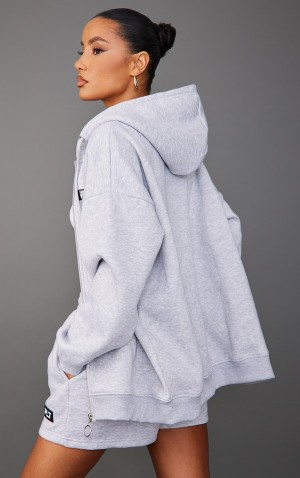 Hanorac cu Gluga Pretty Little Thing Ash Badge Oversized Zip Gri | NKIT31682
