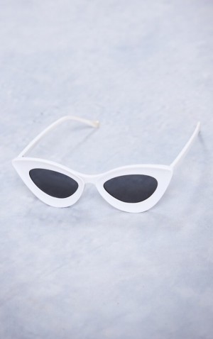Ochelari de Soare Pretty Little Thing Matt Edged Frame Cat Eye Albi | VLCQ58243