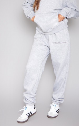 Pantaloni De Trening Pretty Little Thing Ash EmbroideGraphic Cuffed Gri | BOYJ10289