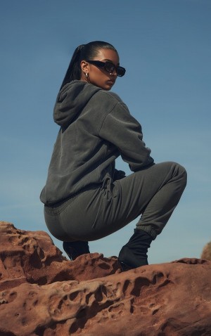 Pantaloni De Trening Pretty Little Thing Charcoal Washed Oversized Sport Trek Gri | CBQA82945
