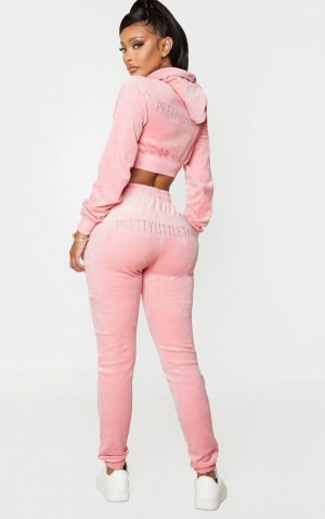 Pantaloni De Trening Pretty Little Thing Shape Dusty Velour Slab Roz | MUFN15438