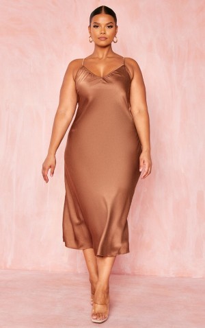 Rochie Pretty Little Thing Plus Satin Tie Neck Ciocolata | MEDQ48713