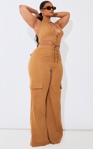 Salopeta Pretty Little Thing Plus Camel Halterneck Cargo Split Hem Maro | HMNG27895