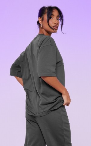 Tricouri Pretty Little Thing Charcoal Grafice Printed Oversized Longline Gri | GDVR84520