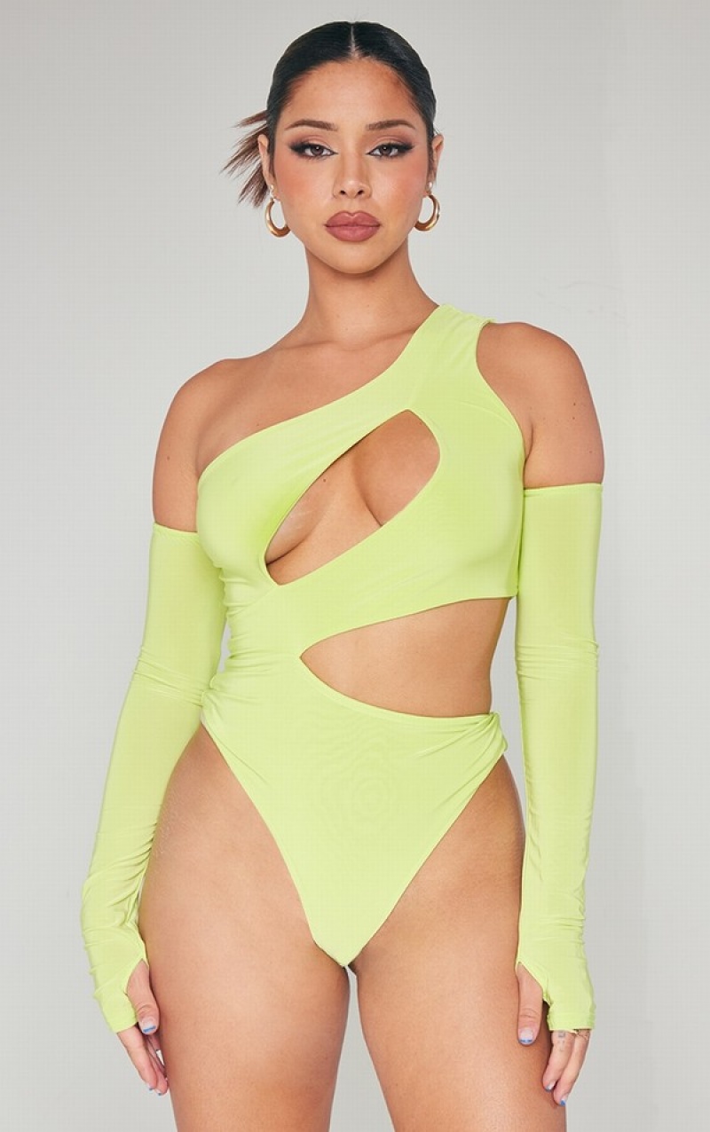 Body-uri Pretty Little Thing Lime Slinky Bardot Thumb Hole Cut Out Verzi Deschis | OAQR42018