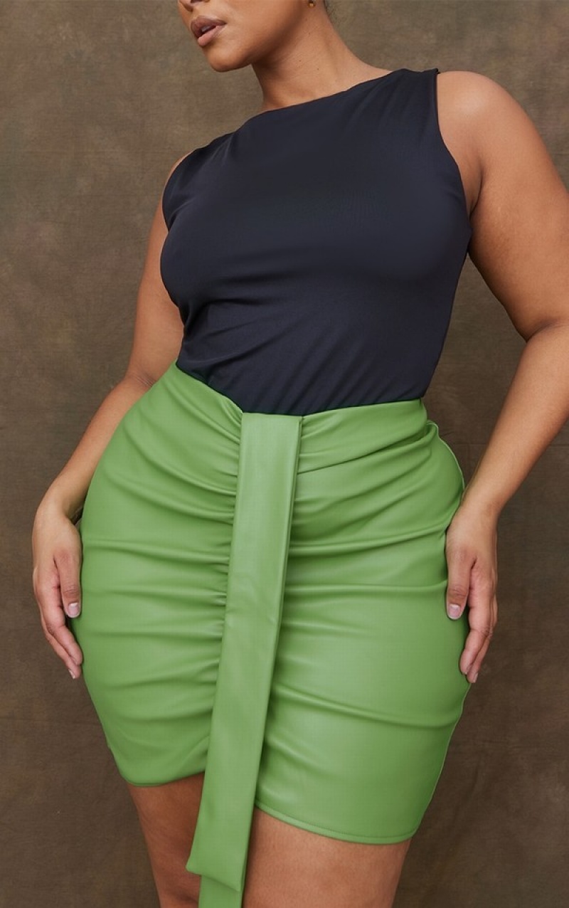 Fuste Pretty Little Thing Plus Bright Faux Piele V Front Ruched Verzi Deschis | ULTO95807