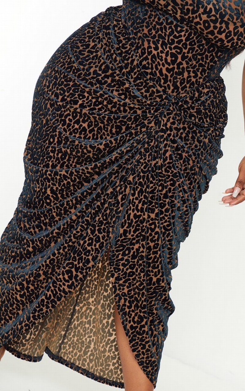 Fuste Pretty Little Thing Plus Leopard Velvet Ruched Side Ciocolata | TYFO06745