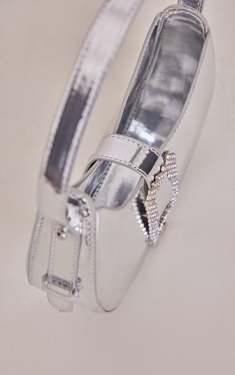 Geanta De Umar Pretty Little Thing Metallic Curved Diamante Cu Catarama Argintii | QBIE95738