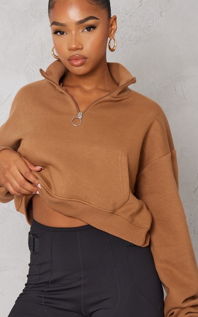 Hanorace Pretty Little Thing High Neck Half Zip Crop Ciocolata | JBXW59821