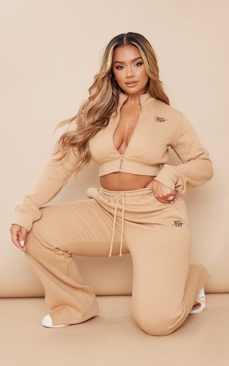 Hanorace Pretty Little Thing Shape Camel EmbroideCropped Zip Maro | ZGFV85407