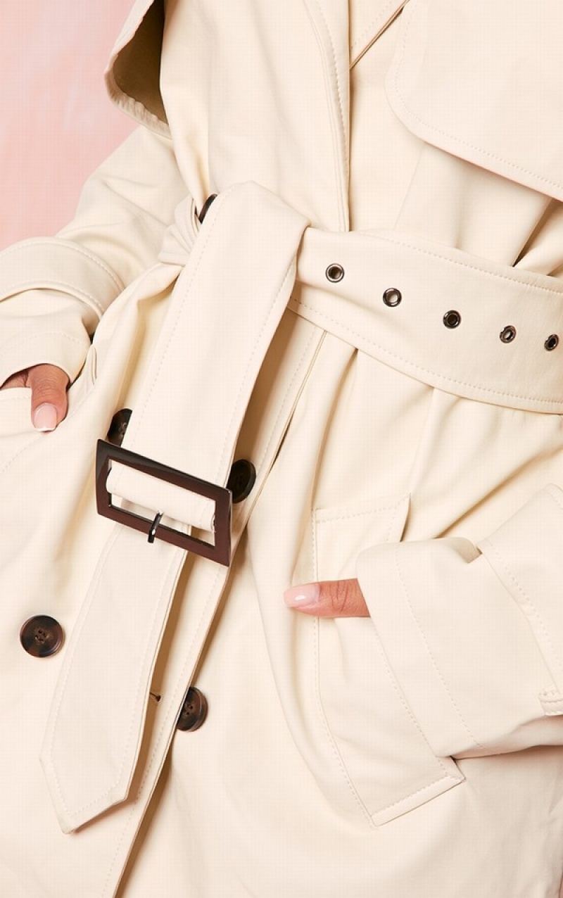 Paltoane Pretty Little Thing Petite Faux Piele Statement Cu Catarama Trench Albi | CGOZ79682