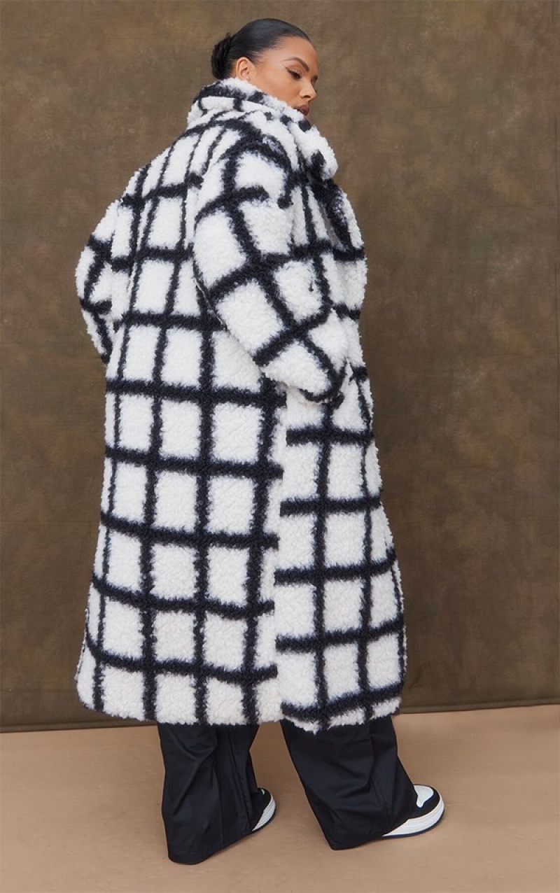 Paltoane Pretty Little Thing Plus And Checkerboard Faux Shearling Albi | JSTG71298