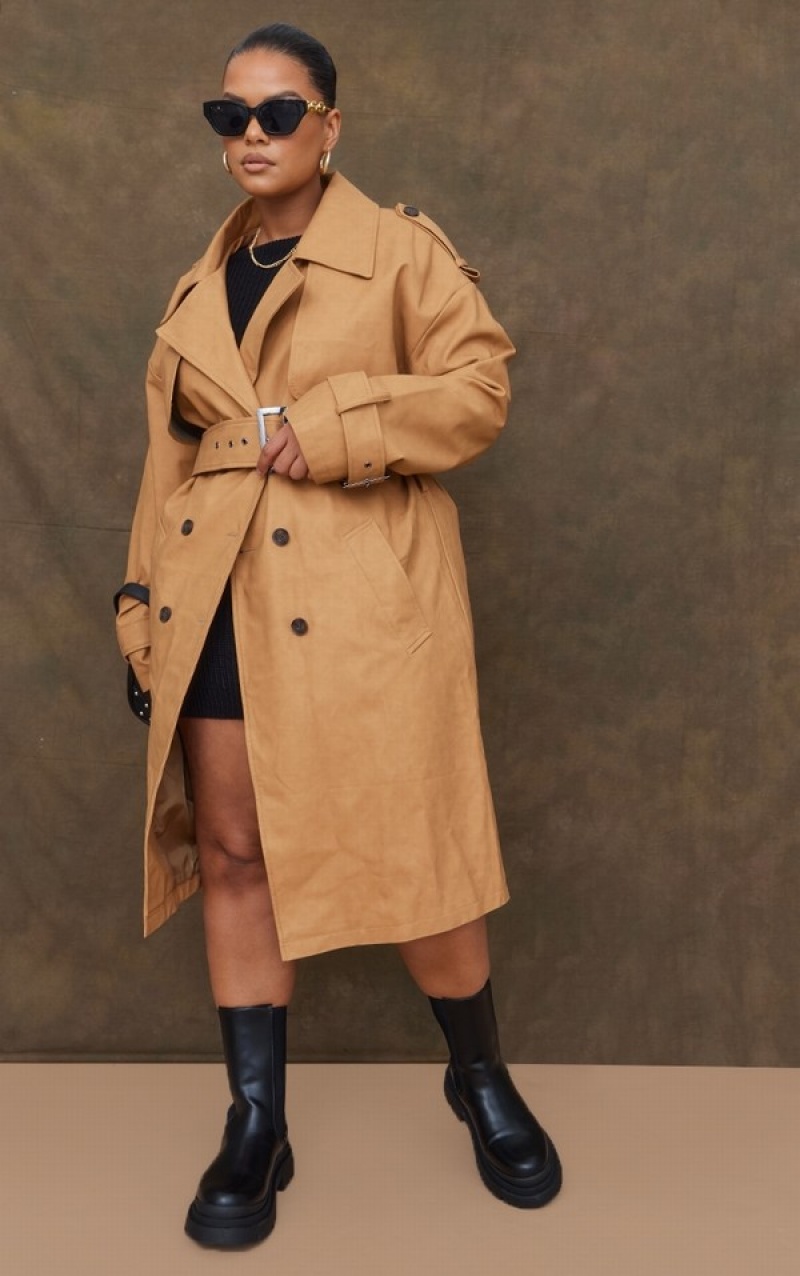 Paltoane Pretty Little Thing Plus Faux Piele Statement Cu Catarama Trench Bej | HXQF27105