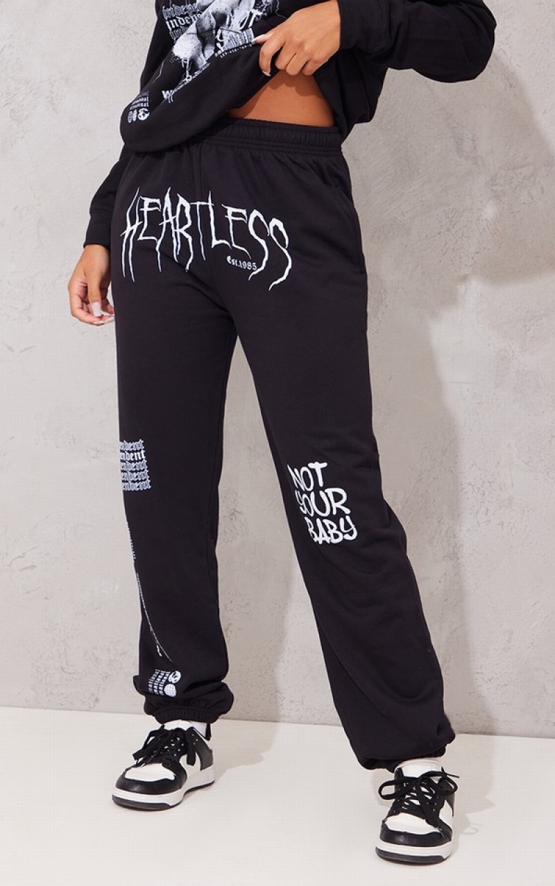 Pantaloni De Trening Pretty Little Thing Heartless Grafice Printed Negrii | RPWL29603