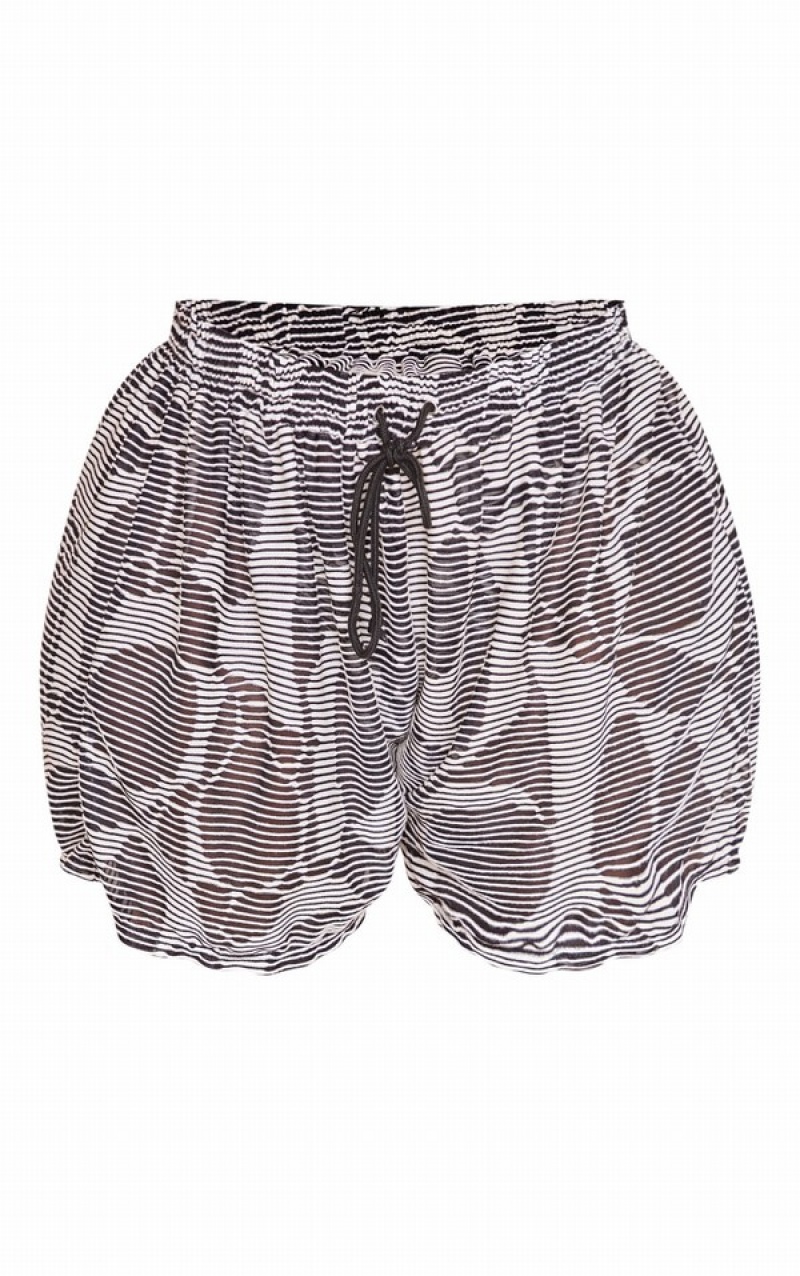 Pantaloni Scurti Pretty Little Thing Plus TextuFloaty Negrii | SKHP34592