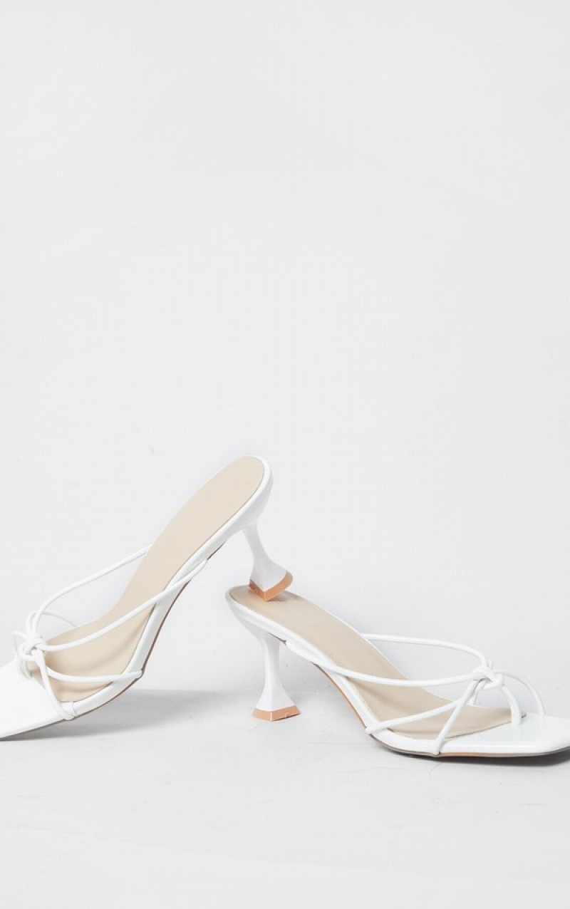 Pantofi Cu Toc Pretty Little Thing Knot Bombeu Low Cake Stands Albi | VSLD02836