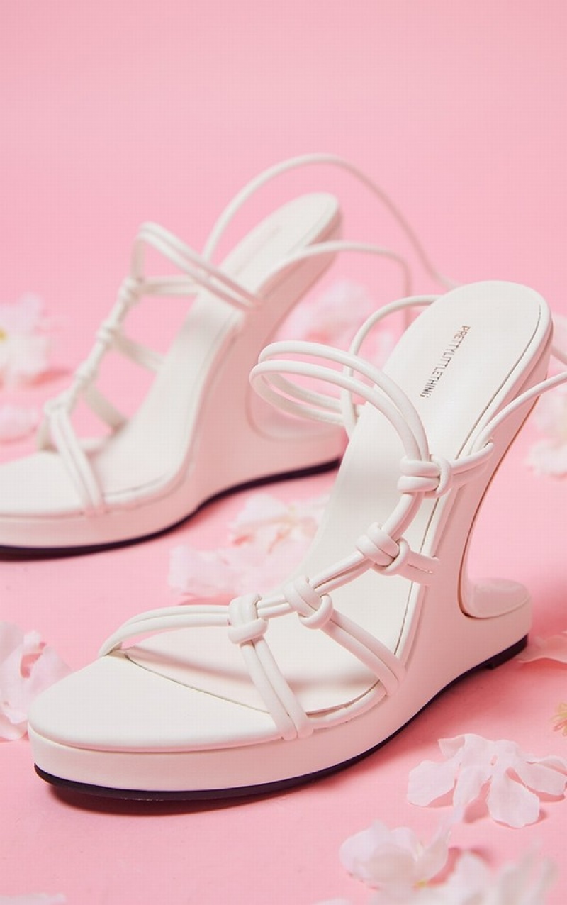 Pantofi Cu Toc Pretty Little Thing PU Curved Knot Dantela Up Reverse Wedge Albi | KQTF36280