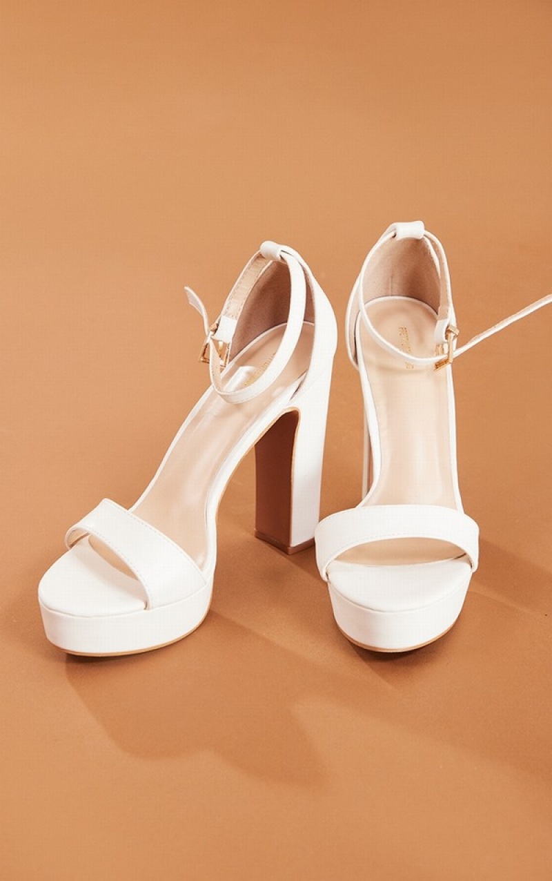 Pantofi Cu Toc Pretty Little Thing Taya PU Platforma Albi | YIRU04681
