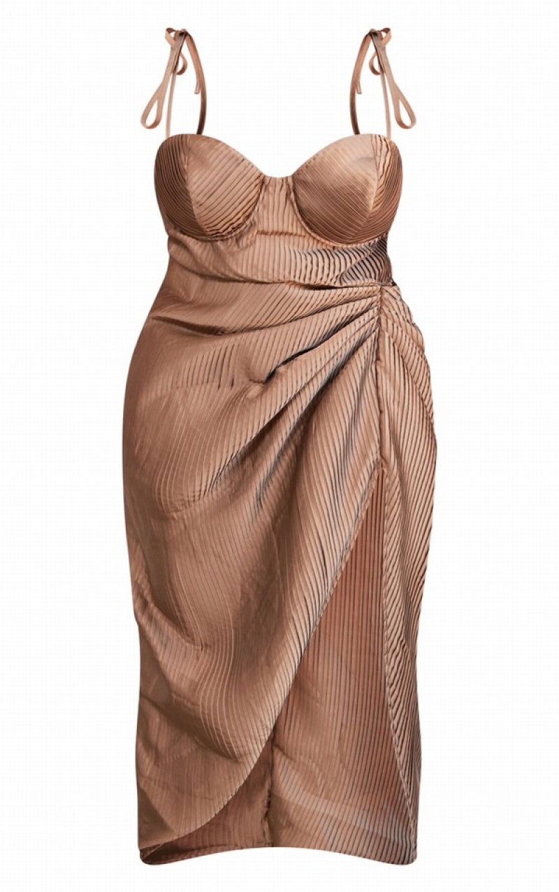 Rochie Pretty Little Thing Plus Taupe Plisse Corset Ruched Gri Maro | RFJO54176