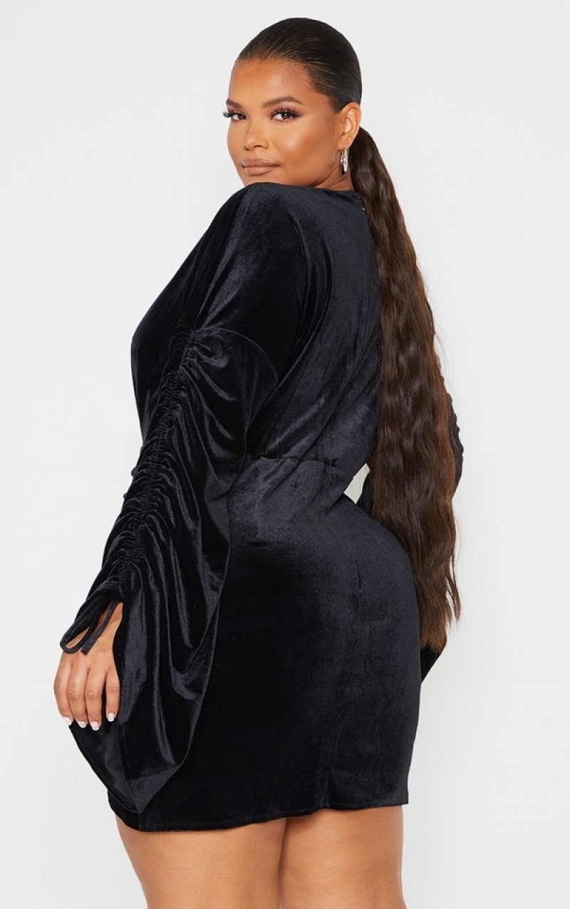 Rochie Pretty Little Thing Plus Velvet Plunge Ruched Front Bodycon Negrii | JYOW46370