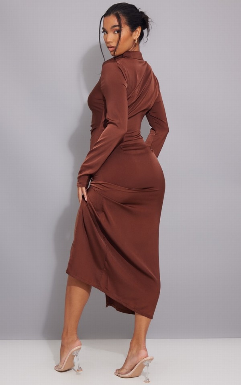 Rochie Pretty Little Thing Ruched Satin Maxi Ciocolata | KRVN81670