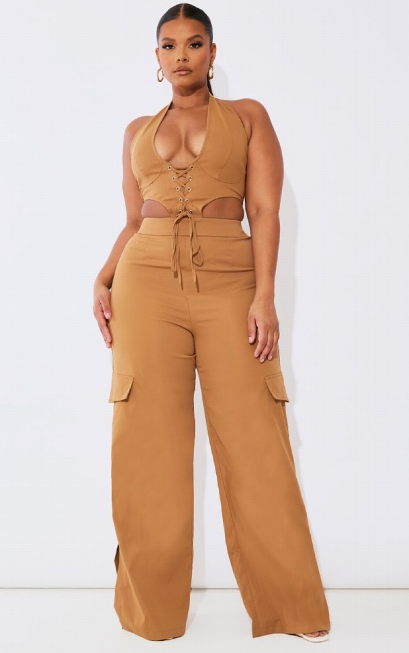 Salopeta Pretty Little Thing Plus Camel Halterneck Cargo Split Hem Maro | HMNG27895