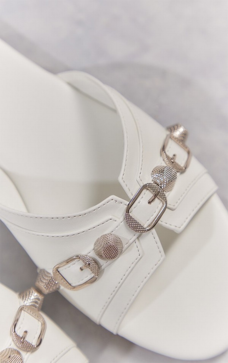 Sandale Pretty Little Thing PU Round Cu Catarama Detail Albi | QPSB63279