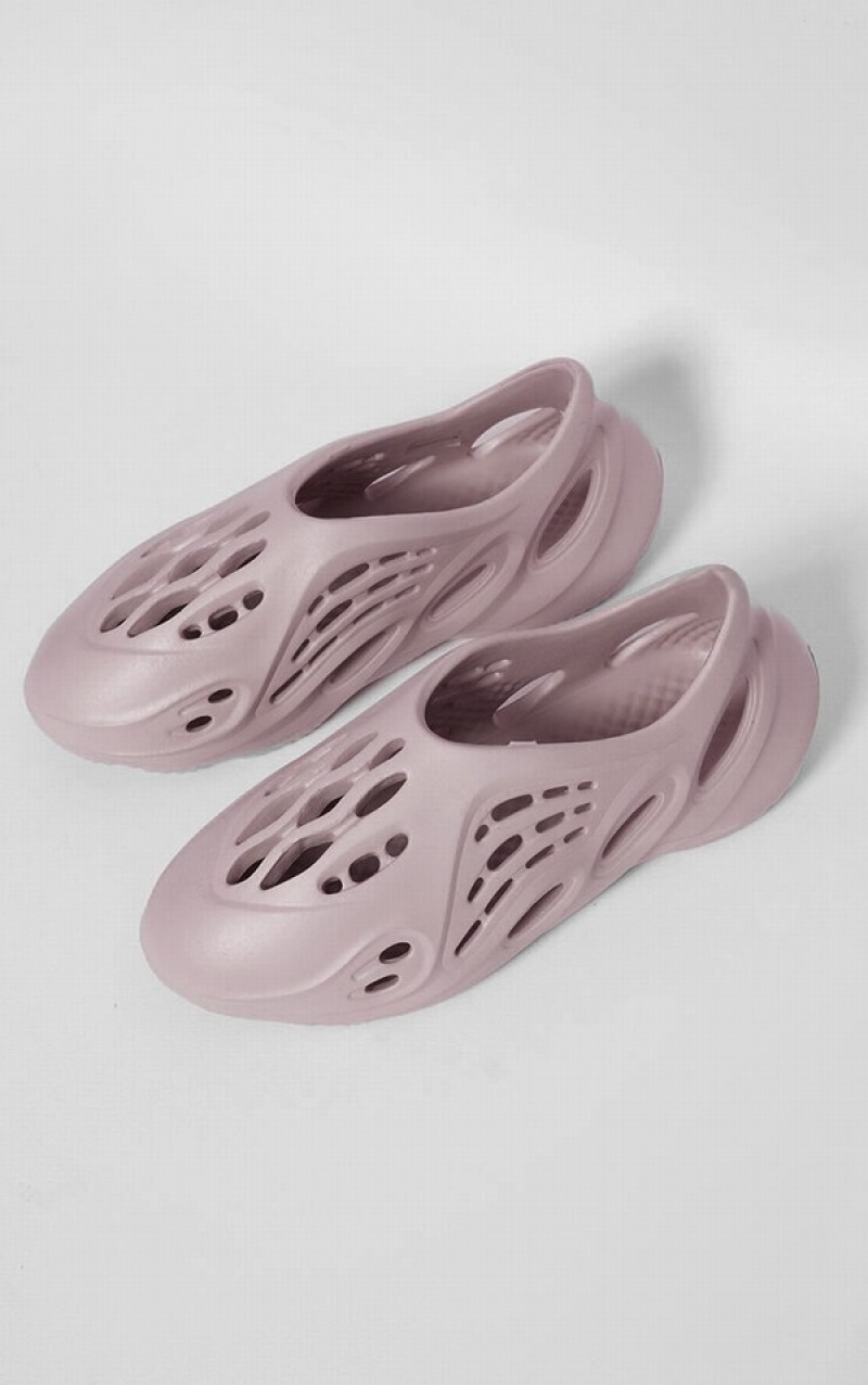 Slapi Pretty Little Thing Taupe Cut Out Slip On Gri Maro | JIEU48057