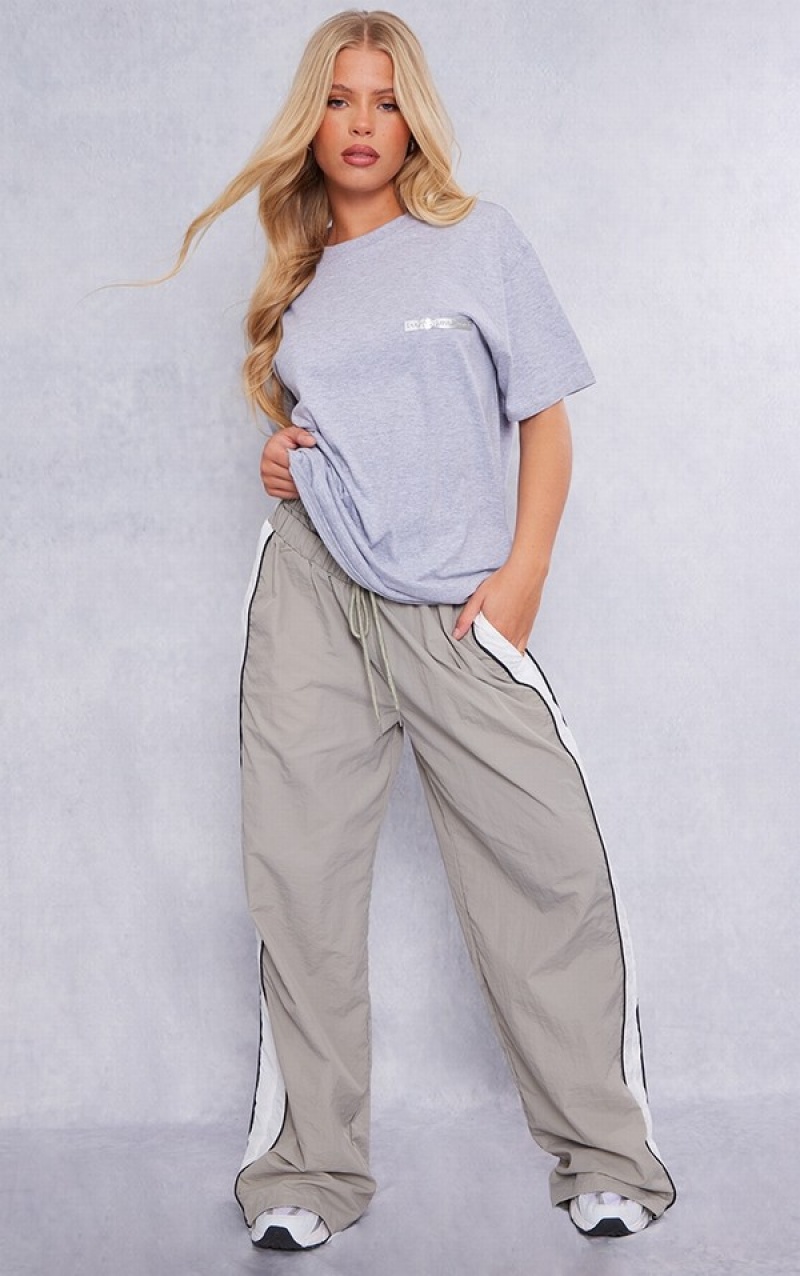 Tricouri Pretty Little Thing Chrome Printed Gri | LKZF29680