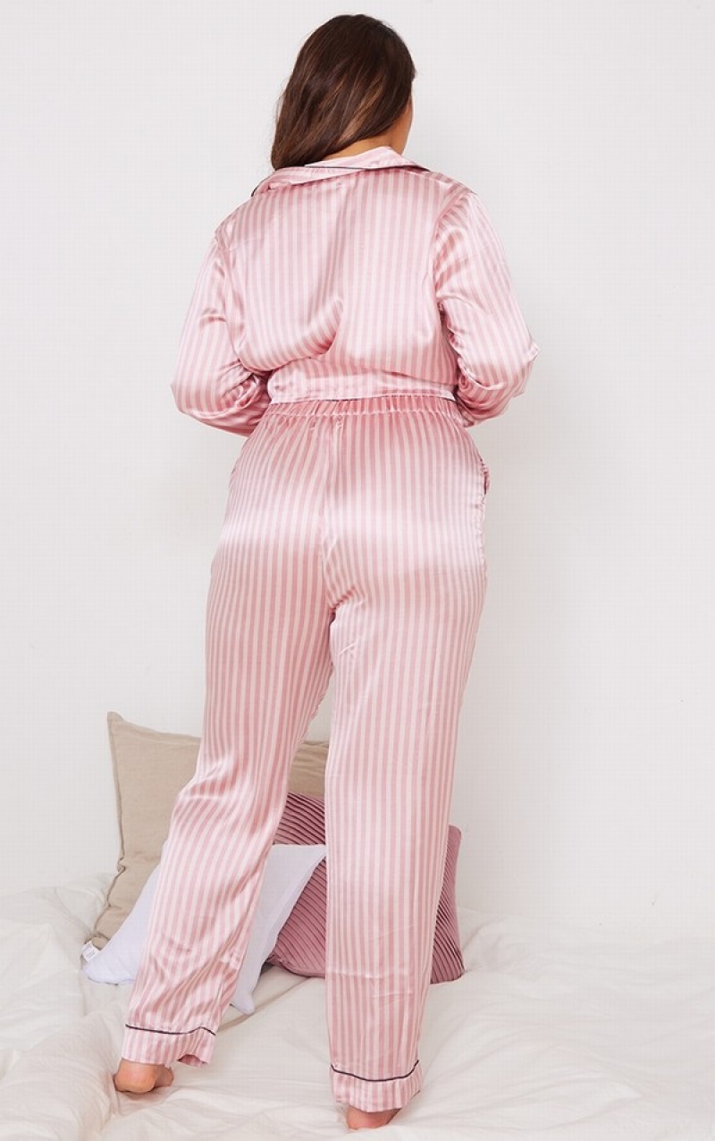 Îmbrăcăminte De Dormit Pretty Little Thing Plus Baby Long In Dungi Satin PJ Roz | AYET35294