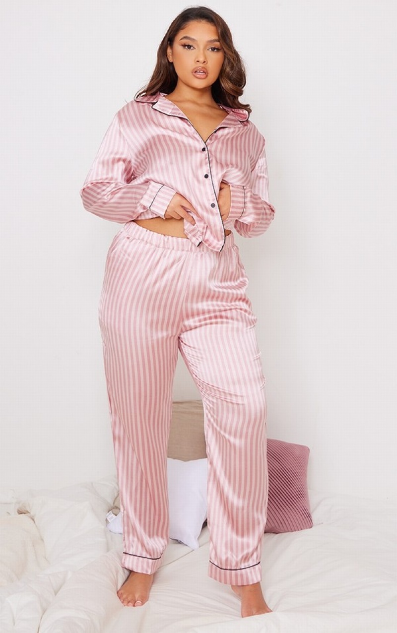 Îmbrăcăminte De Dormit Pretty Little Thing Plus Baby Long In Dungi Satin PJ Roz | AYET35294